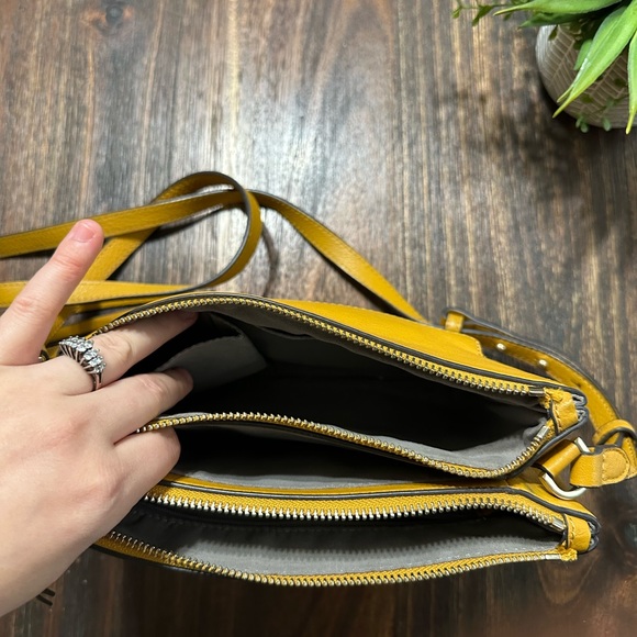 Vince Camuto Yellow Leather Crossbody Tassel zipper pulls large capacity - Picture 7 of 9